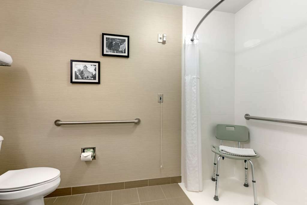 Comfort Inn & Suites Fayetteville-University Area Room photo